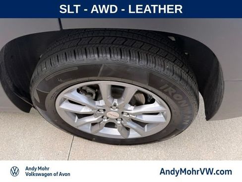 Used 2024 GMC Terrain SLT AWD/4WD image 11