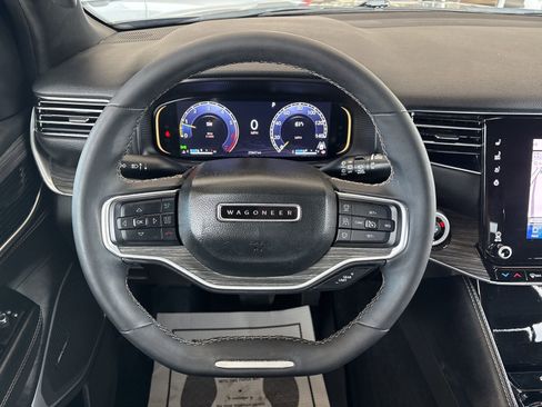 Used 2023 Jeep Wagoneer Series II w/ Premium Group I image 23