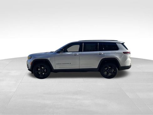 New 2025 Jeep Grand Cherokee L Altitude AWD/4WD image 7