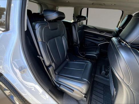 Used 2021 Jeep Grand Cherokee L Limited image 25