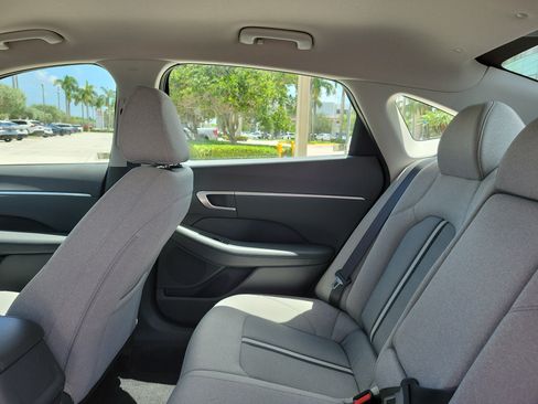 Used 2021 Hyundai Sonata SEL FWD image 12