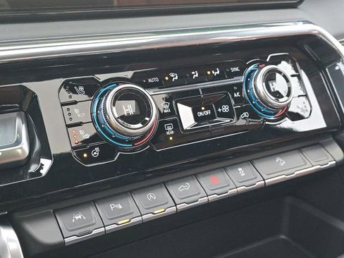 Used 2025 GMC Sierra 1500 Denali Ultimate image 36