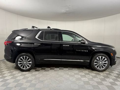 Used 2023 Chevrolet Traverse Premier w/ LPO, Floor Liner Package AWD/4WD image 10