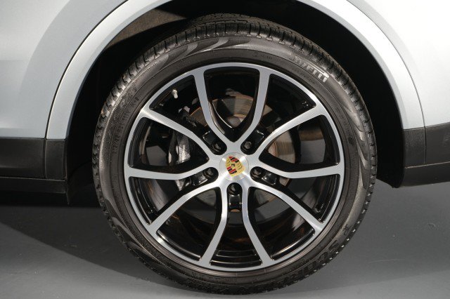 Used 2023 Porsche Cayenne AWD/4WD image 58