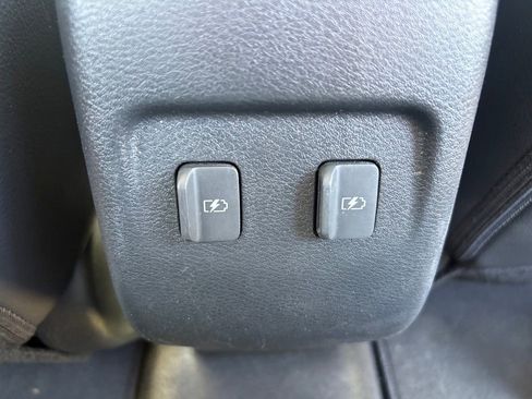Used 2023 Nissan Kicks SR w/ SR Premium Package FWD image 37