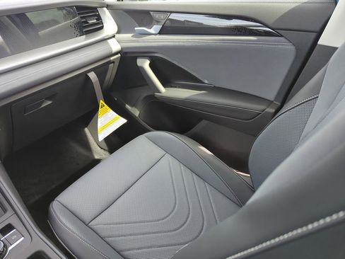 New 2026 Volkswagen Tiguan SE image 29