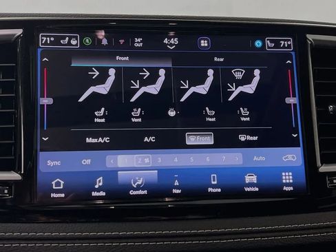 Used 2021 Chrysler Pacifica Limited image 17