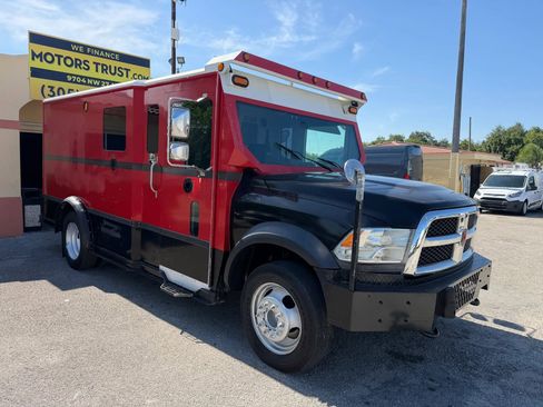 Used 2016 RAM 5500 Tradesman w/ Chrome Appearance Group RWD image 8