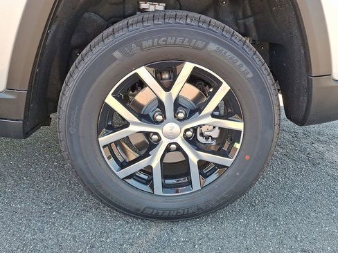 New 2025 Jeep Grand Cherokee Limited AWD/4WD image 8