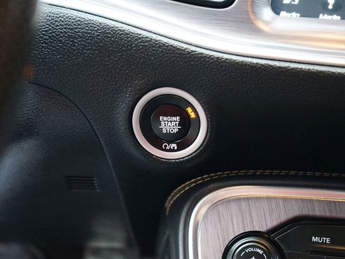 Used 2019 Dodge Challenger R/T Scat Pack w/ Stars & Stripes Edition image 22