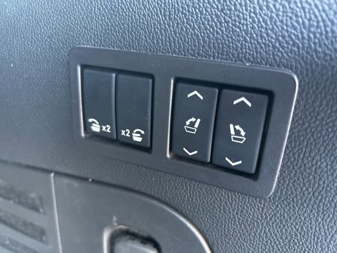 Used 2018 GMC Yukon SLT w/ Open Road Package image 35