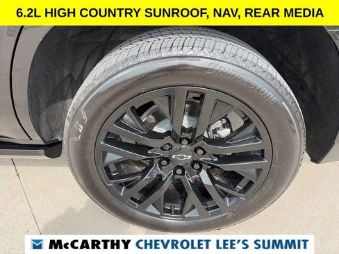 Used 2025 Chevrolet Tahoe High Country AWD/4WD image 16