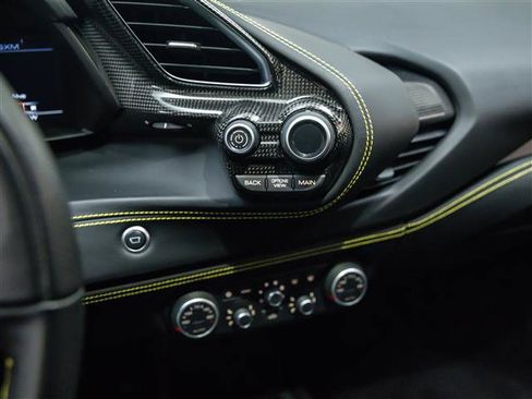 Used 2018 Ferrari 488 GTB RWD image 26