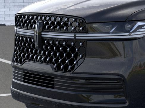 New 2026 Lincoln Navigator Black Label AWD/4WD image 17