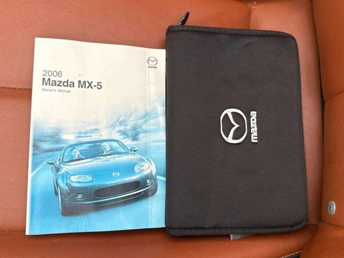 Used 2006 MAZDA MX-5 Miata Grand Touring w/ Suspension Pkg image 30