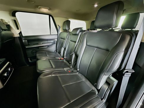Used 2024 Ford Expedition XLT image 28