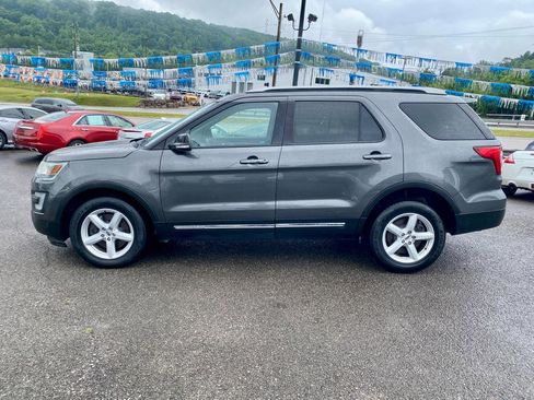 Used 2016 Ford Explorer XLT AWD/4WD image 4