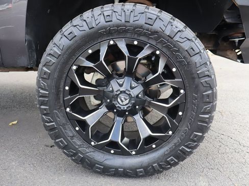 Used 2016 Chevrolet Suburban LT AWD/4WD image 46
