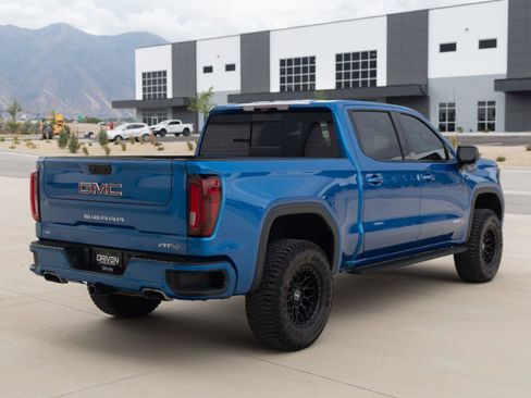 Used 2024 GMC Sierra 1500 AT4 w/ Technology Package AWD/4WD image 8