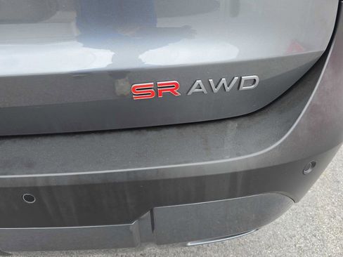 Used 2025 Nissan Kicks SR AWD/4WD image 9