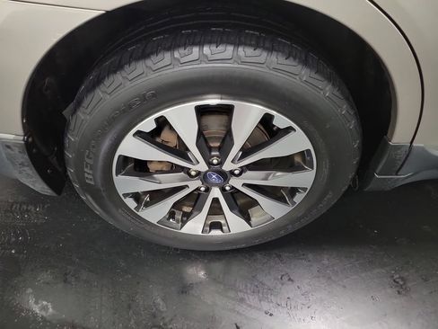 Used 2016 Subaru Outback 2.5i Limited w/ Popular Package #4 AWD/4WD image 12