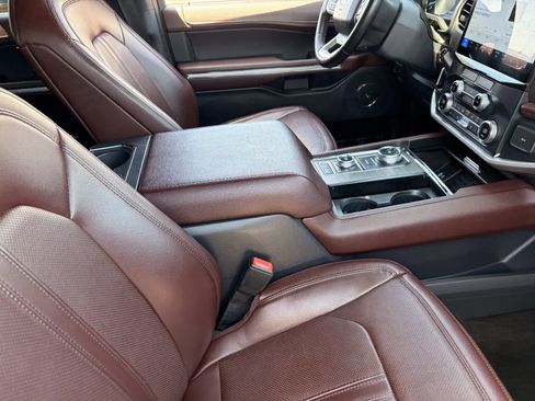 Certified 2022 Ford Expedition Limited AWD/4WD image 11