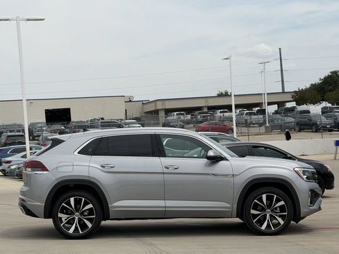 Used 2024 Volkswagen Atlas Cross Sport SEL Premium R-Line AWD/4WD image 3