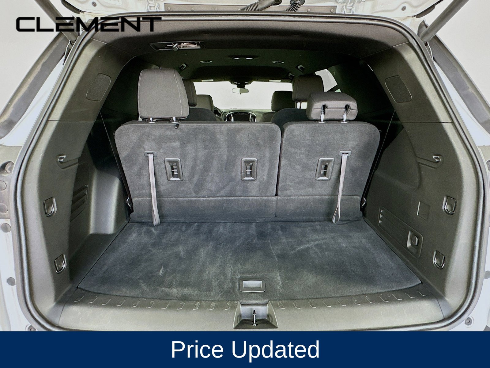 Used 2023 Chevrolet Traverse LT FWD image 9