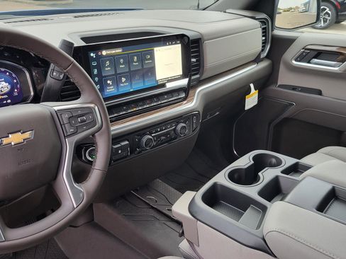 New 2026 Chevrolet Silverado 1500 LT image 17