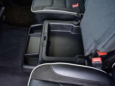 Used 2025 RAM 1500 Laramie image 24