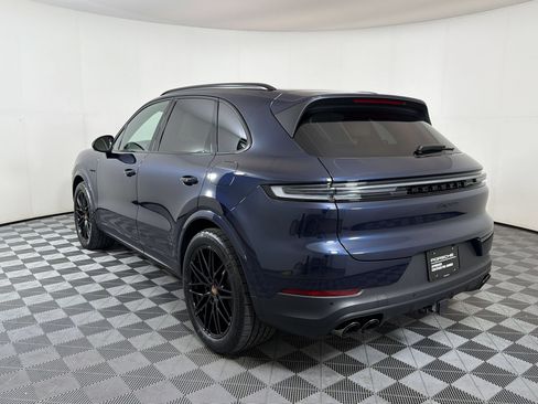Certified 2026 Porsche Cayenne Coupe AWD/4WD image 3