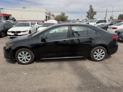 Used 2022 Toyota Corolla LE FWD image 4