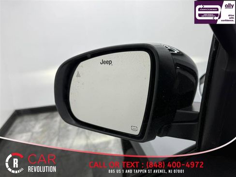 Used 2024 Jeep Compass Latitude AWD/4WD image 28
