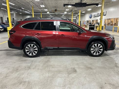 Certified 2025 Subaru Outback Limited image 9