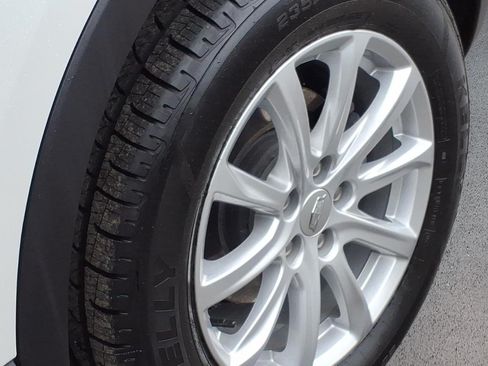 Certified 2022 Cadillac XT4 Luxury w/ Cold Weather Package AWD/4WD image 9