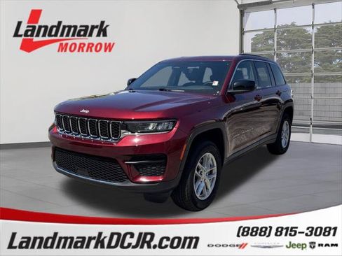 Certified 2024 Jeep Grand Cherokee Laredo X AWD/4WD image 1