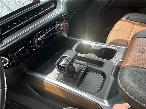 Used 2024 Chevrolet Silverado 1500 High Country RWD image 15