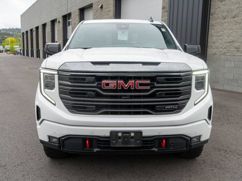 Used 2022 GMC Sierra 1500 AT4 w/ AT4 Premium Package AWD/4WD image 2