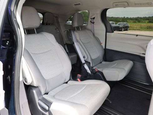 Used 2023 Toyota Sienna LE w/ LE Plus Package AWD/4WD image 16