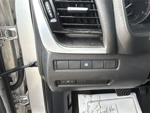 Used 2021 Nissan Rogue SV image 13