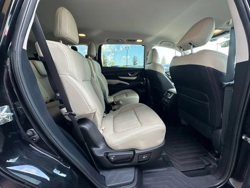 Used 2019 Subaru Ascent Limited AWD/4WD image 18