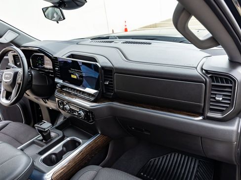 Used 2024 GMC Sierra 1500 Elevation AWD/4WD image 18