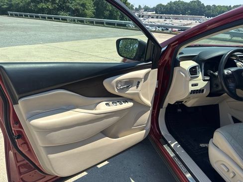 Used 2019 Nissan Murano Platinum FWD image 12