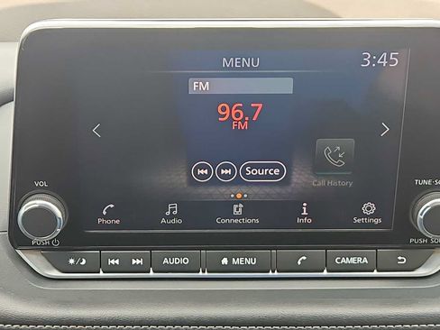 Used 2023 Nissan Rogue S AWD/4WD image 19