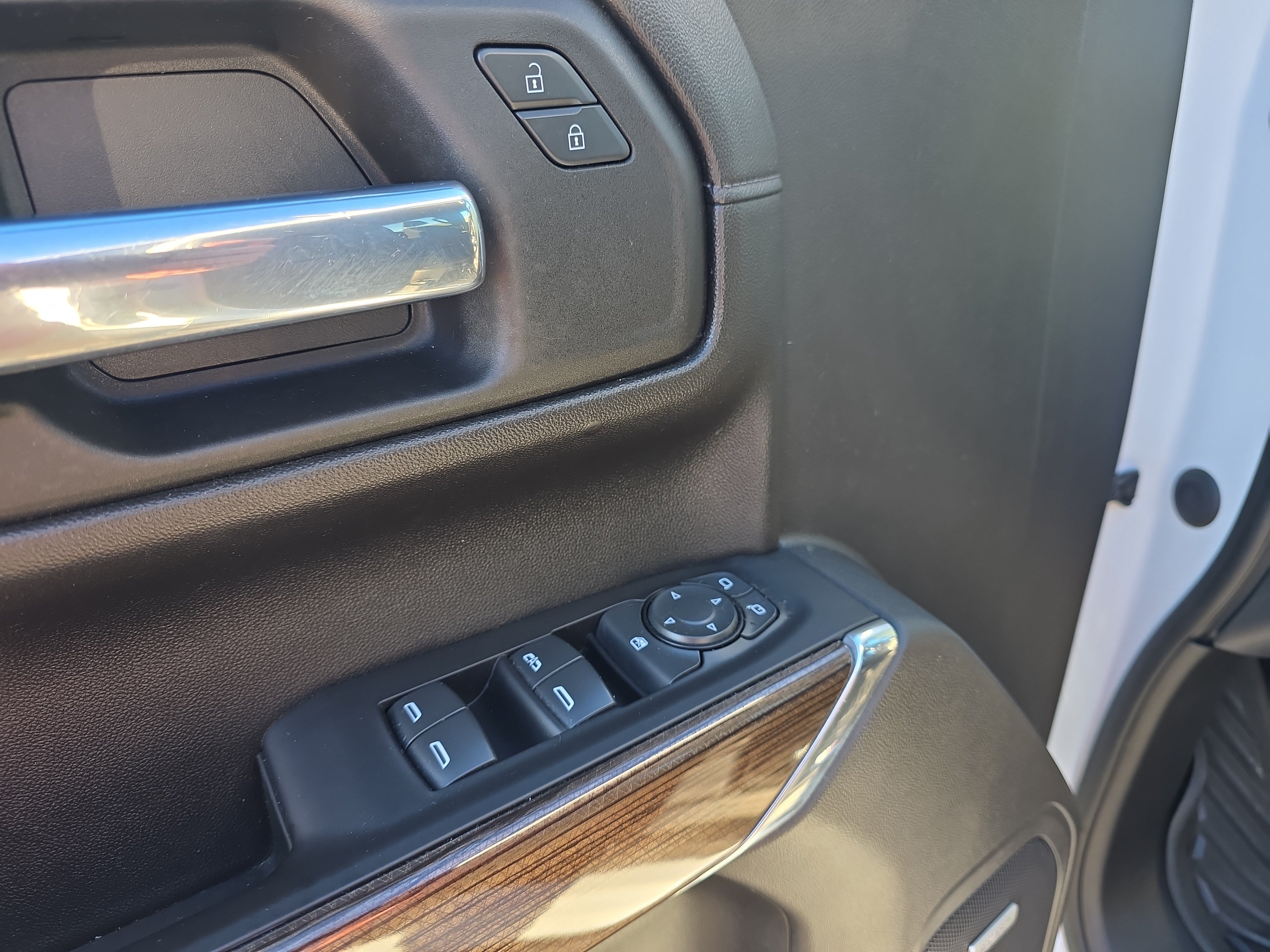 Used 2021 Chevrolet Silverado 1500 RST AWD/4WD image 17