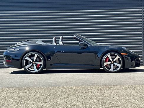 New 2026 Porsche 911 Carrera 4S image 9