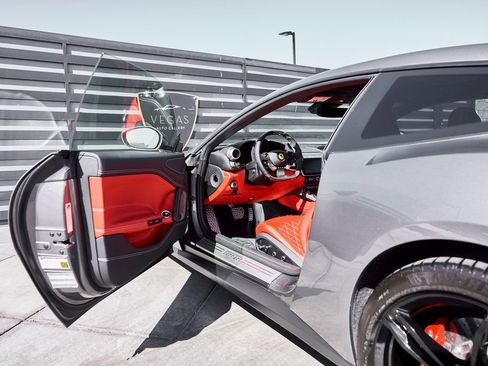 Used 2020 Ferrari GTC4Lusso AWD/4WD image 35