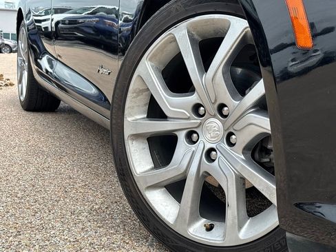Used 2019 Buick Regal Avenir FWD image 2