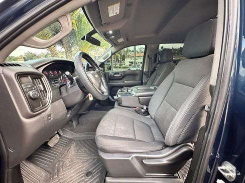 Used 2020 Chevrolet Silverado 1500 Custom w/ Custom Value Package RWD image 17