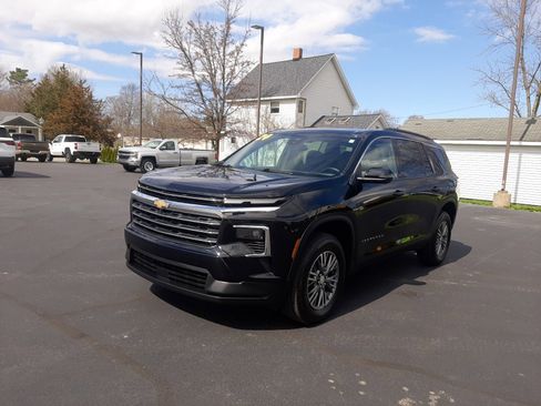 Certified 2024 Chevrolet Traverse LT w/ Trailering Package image 1